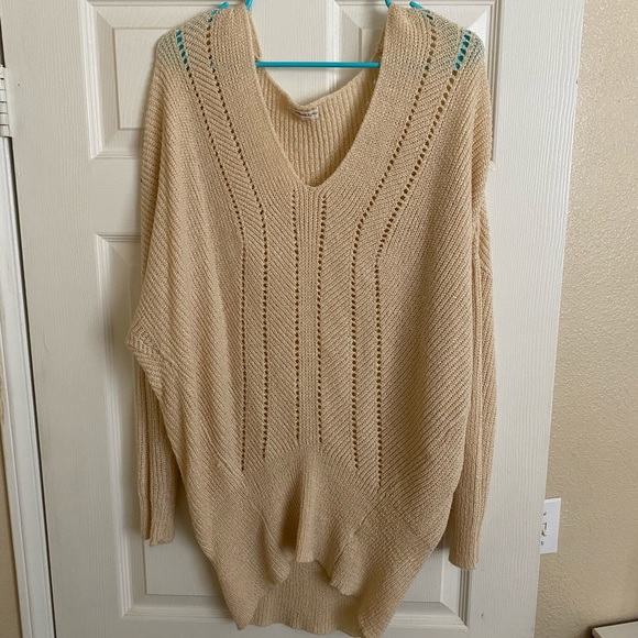 Cozy Oversized Sweater - Picture 1 of 4